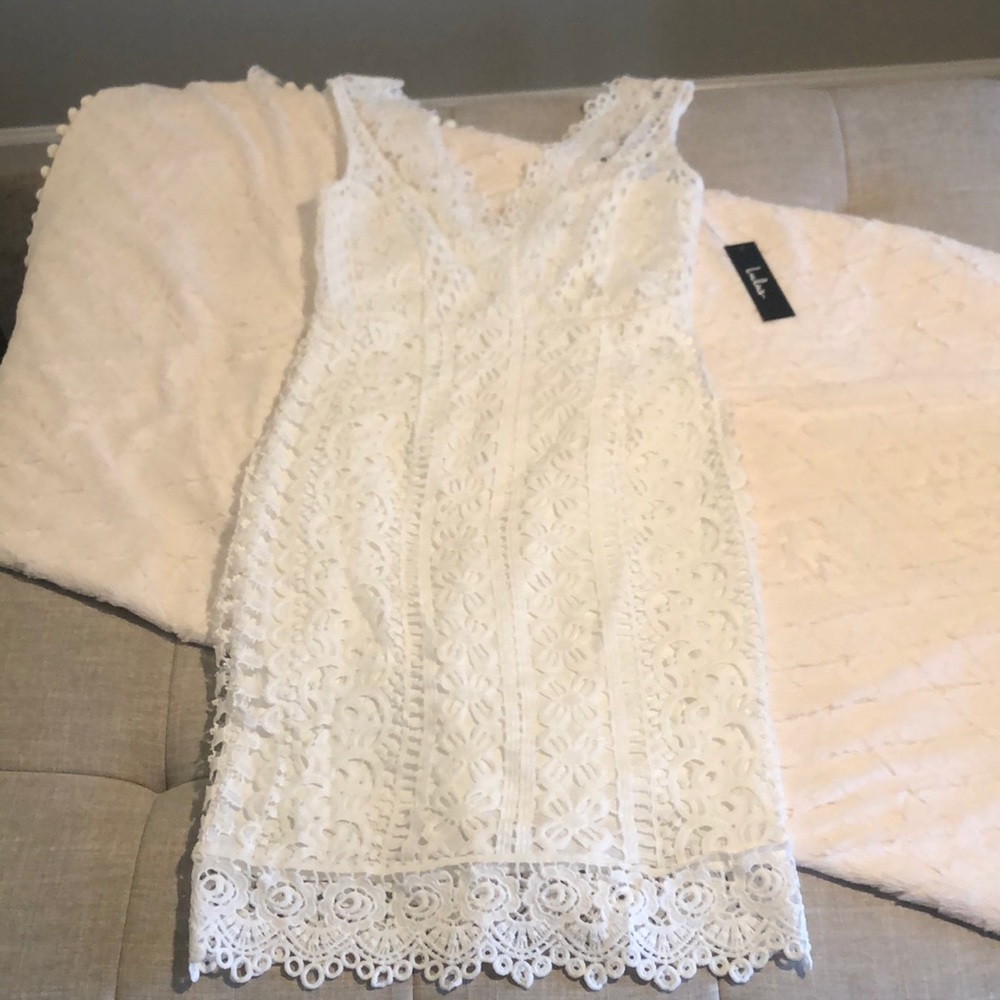 Lulu’s white lace Women’s Dress